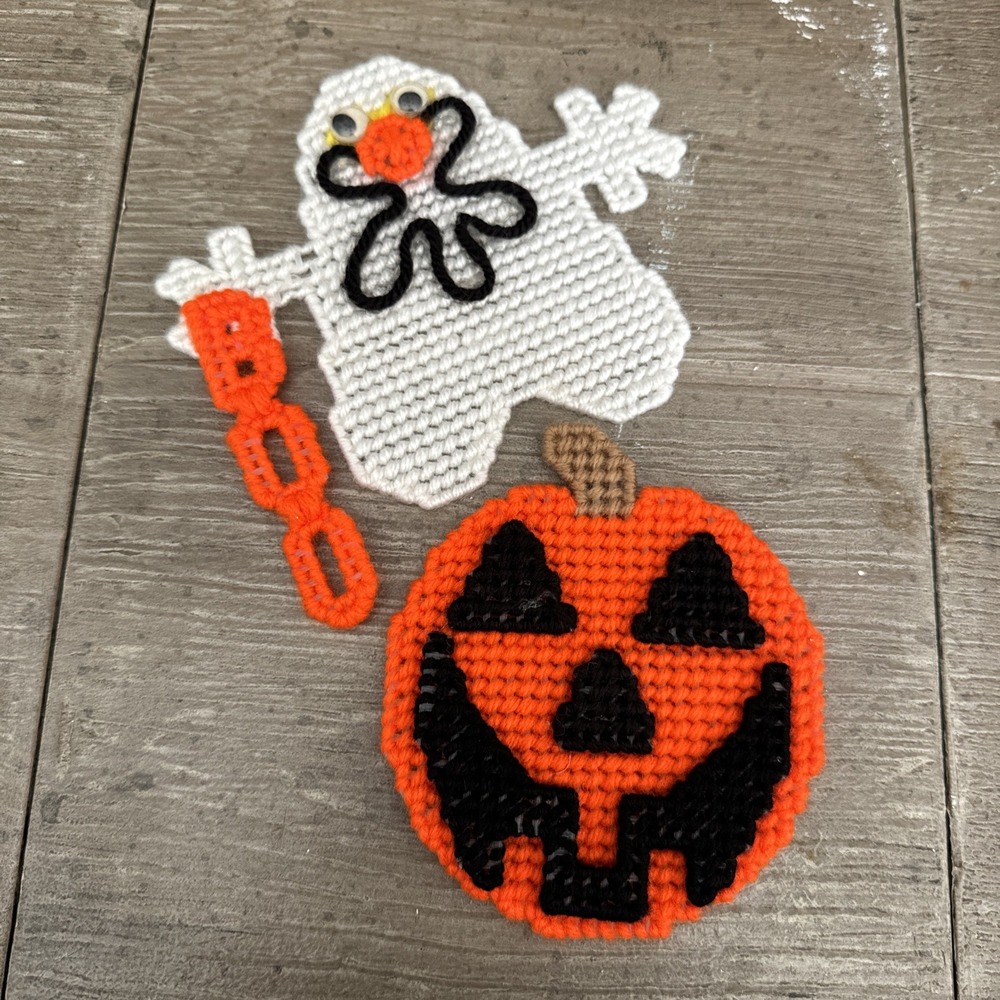 VTG Plastic Canvas Needlepoint Halloween Magnets Ghost Pumpkin Jack O Lantern